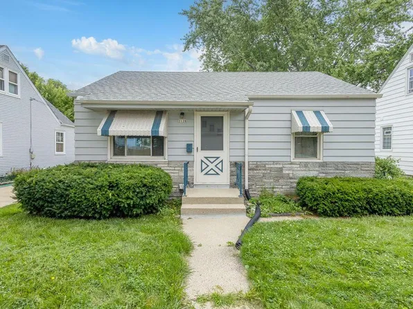 2128 South 90th STREET, West Allis, WI 53227