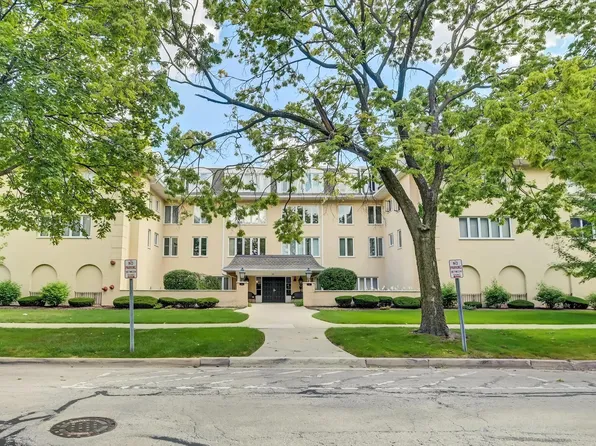 75 6th Ave APT 102, La Grange, IL 60525