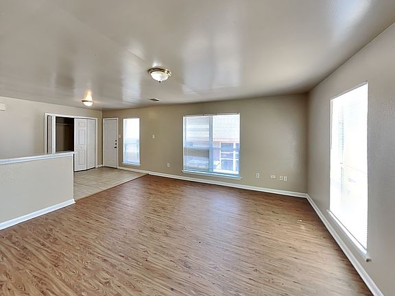 3rd image of 2957 Loving Ave