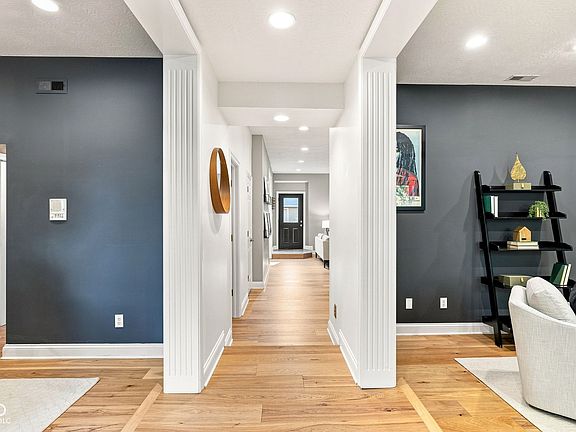 3rd image of 1567 Broadway St