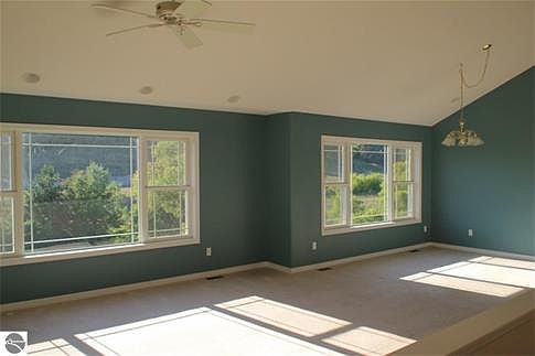5th image of 4805 Black Bear Dr
