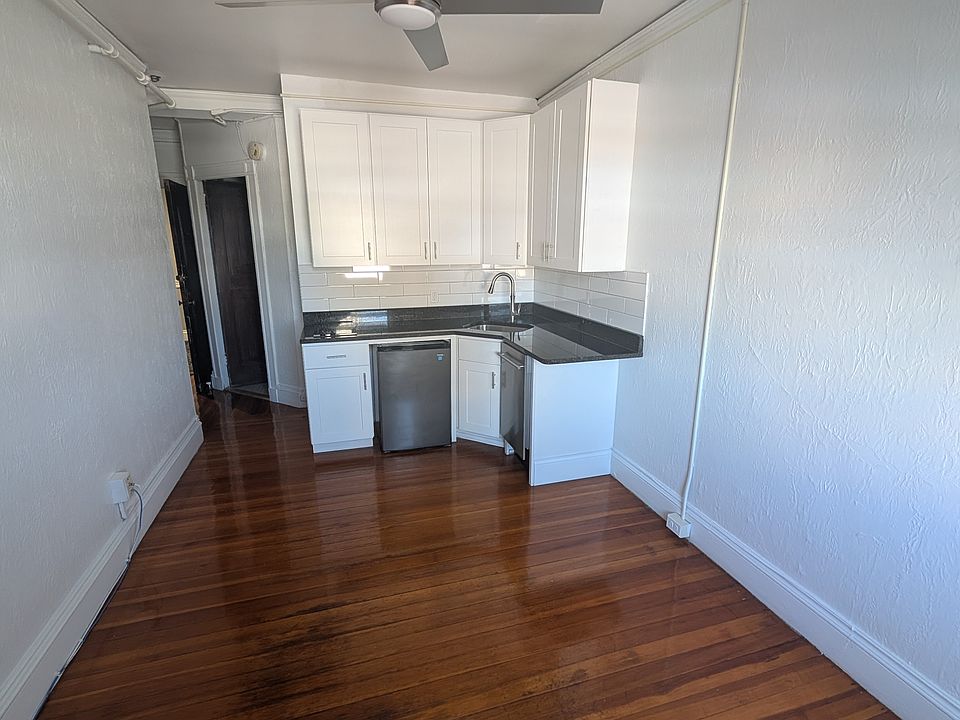 1st image of 12 Westland Ave #18