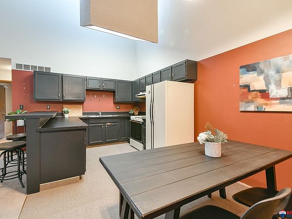 3rd image of 3717-3719 Briarwood Ave