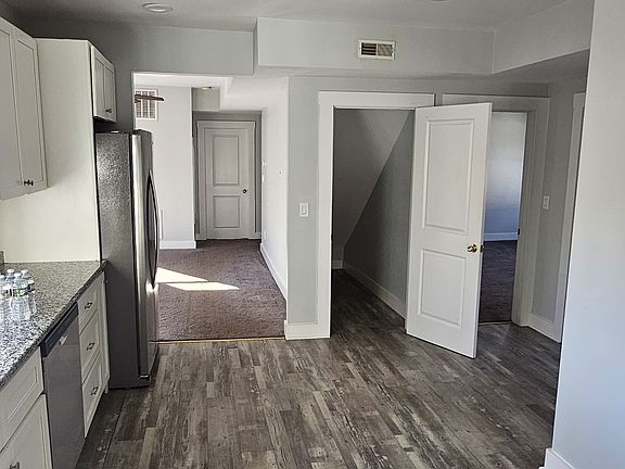 5th image of 123 Elm St #1