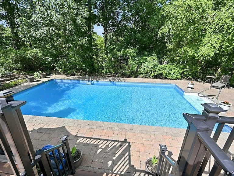 20 Williamsburg Dr — Photo 33
