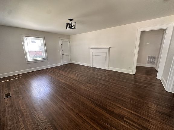 3rd image of 511 Benton St