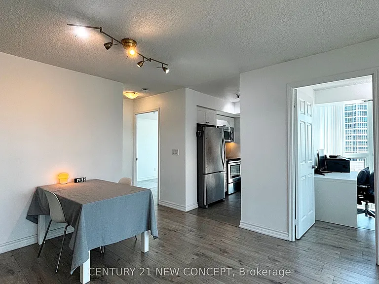 25 Lower Simcoe St #808 — Photo 7