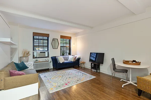 Rented by Compass | media 23