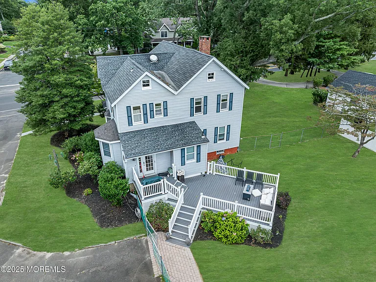 540 Wall St — Photo 2