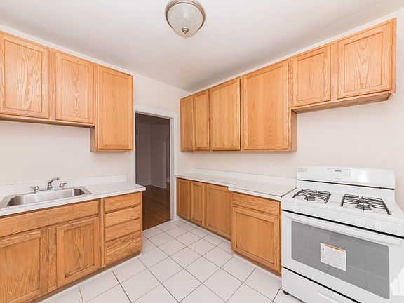 3rd image of 1716 W Albion Ave APT 2H