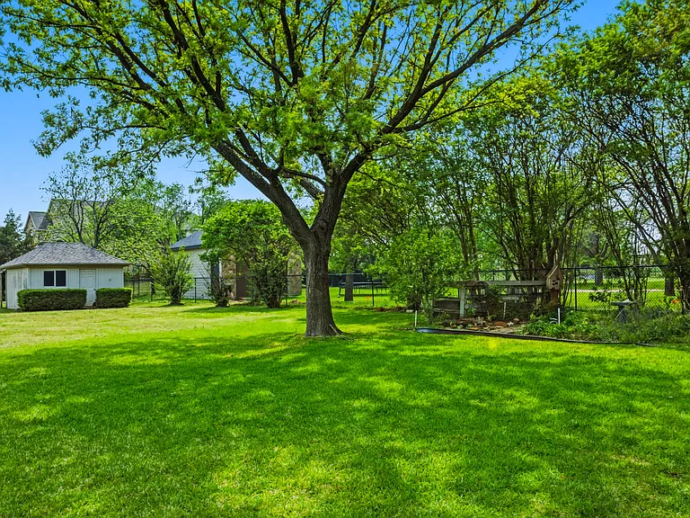 265 E Dove Rd — Photo 44