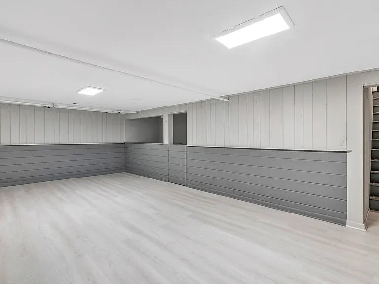 215 Bennett St — Photo 24