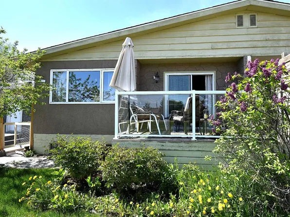 103 B E Laurel Sq, Hinton, AB T7V 1P3