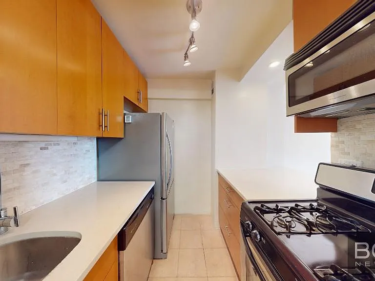 37-30 73rd St #4P — Photo 5
