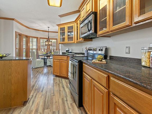 5th image of 3535 Joan St