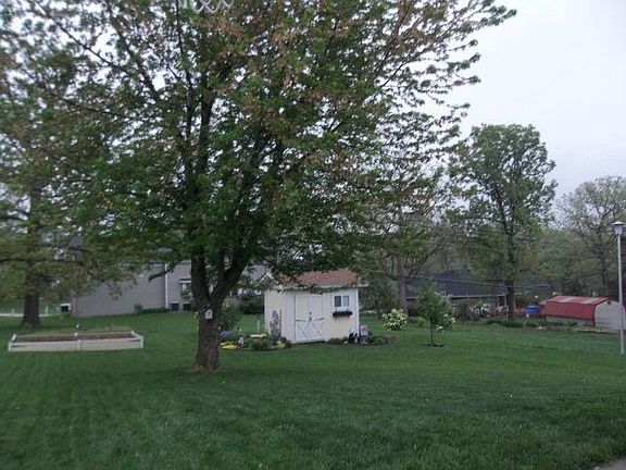 3rd image of 4889 Woodhaven Dr