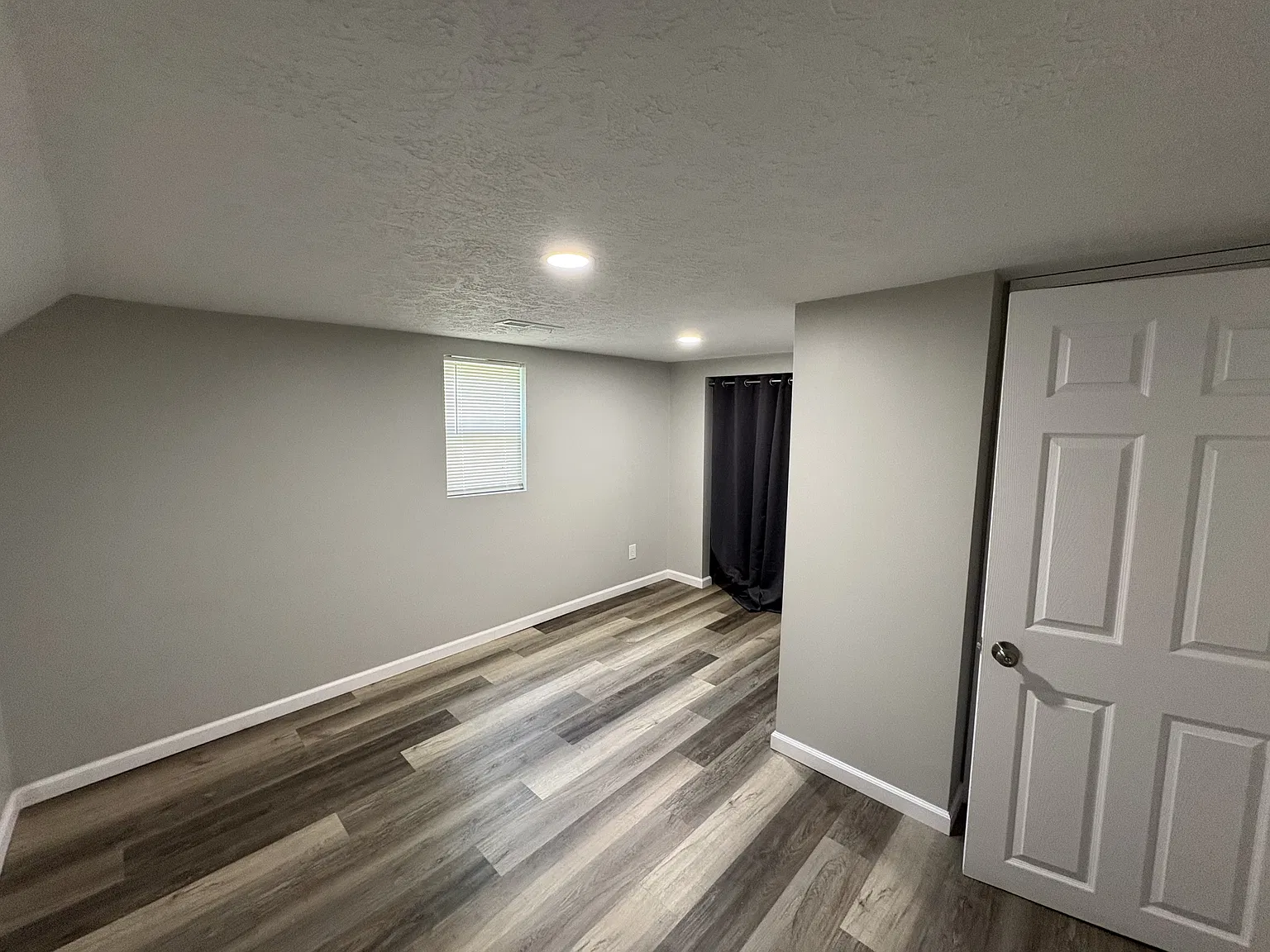 2573 Birk Drive - B — Photo 3