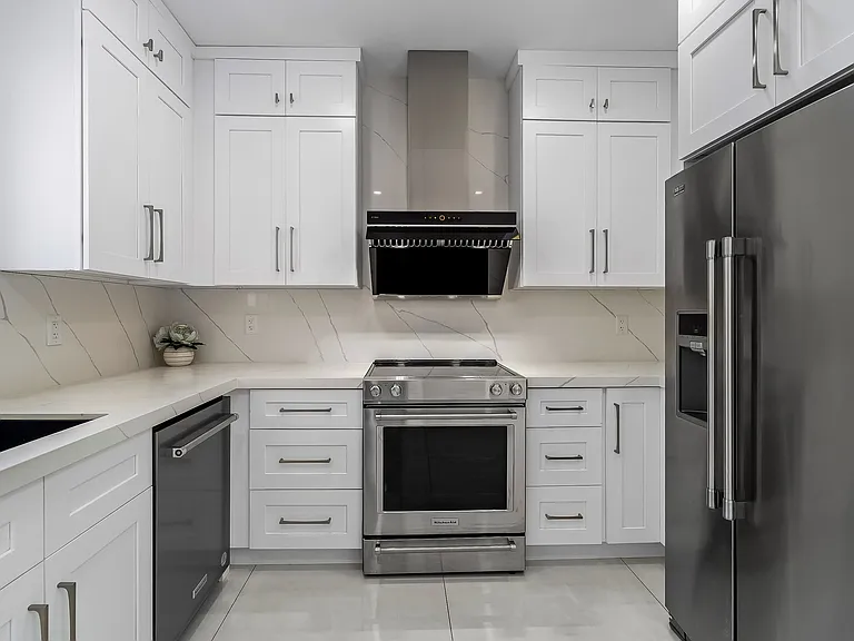 7800 SW 57th Ct — Photo 17
