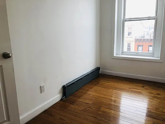 Rented by null | media 32