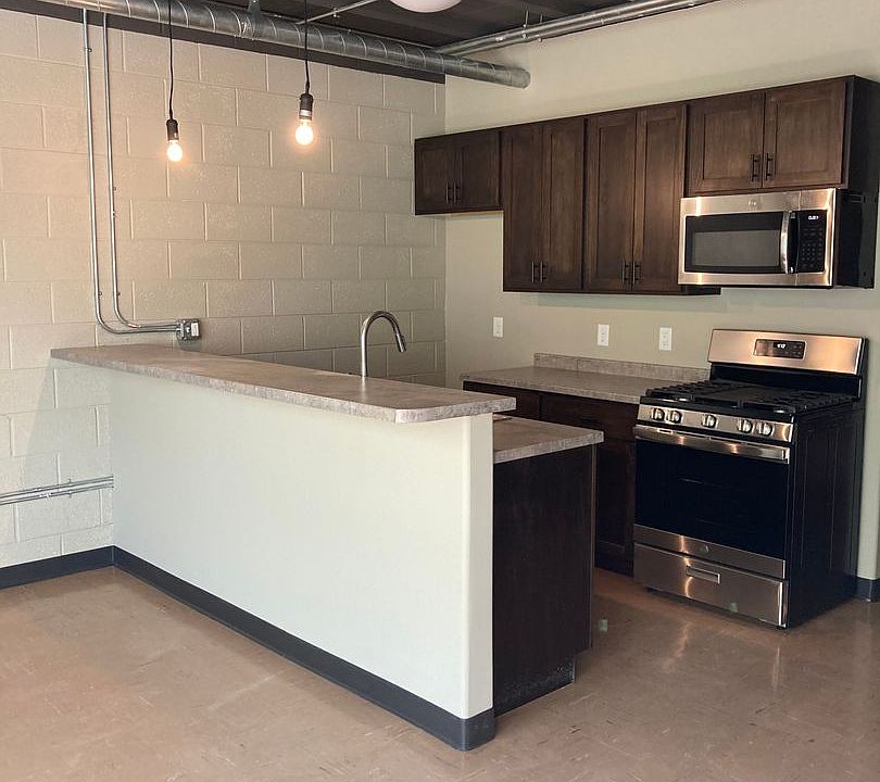 1st image of 404 N 6th St #17