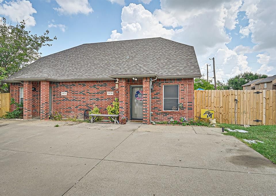 1st image of 407 Kings Way Dr