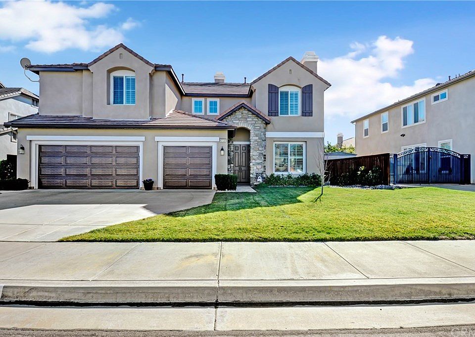 1st image of 42526 Vancouver Pl