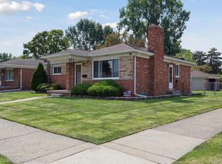 25383 Loretta Ave, Warren, MI 48091