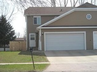 2002 27th Ave S, Fargo, ND 58103