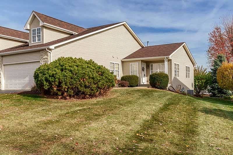 1st image of 490 Prairie Knoll Dr
