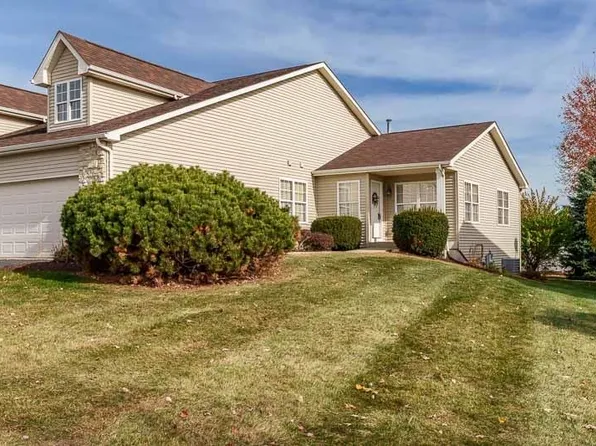 490 Prairie Knoll Dr, Poplar Grove, IL 61065