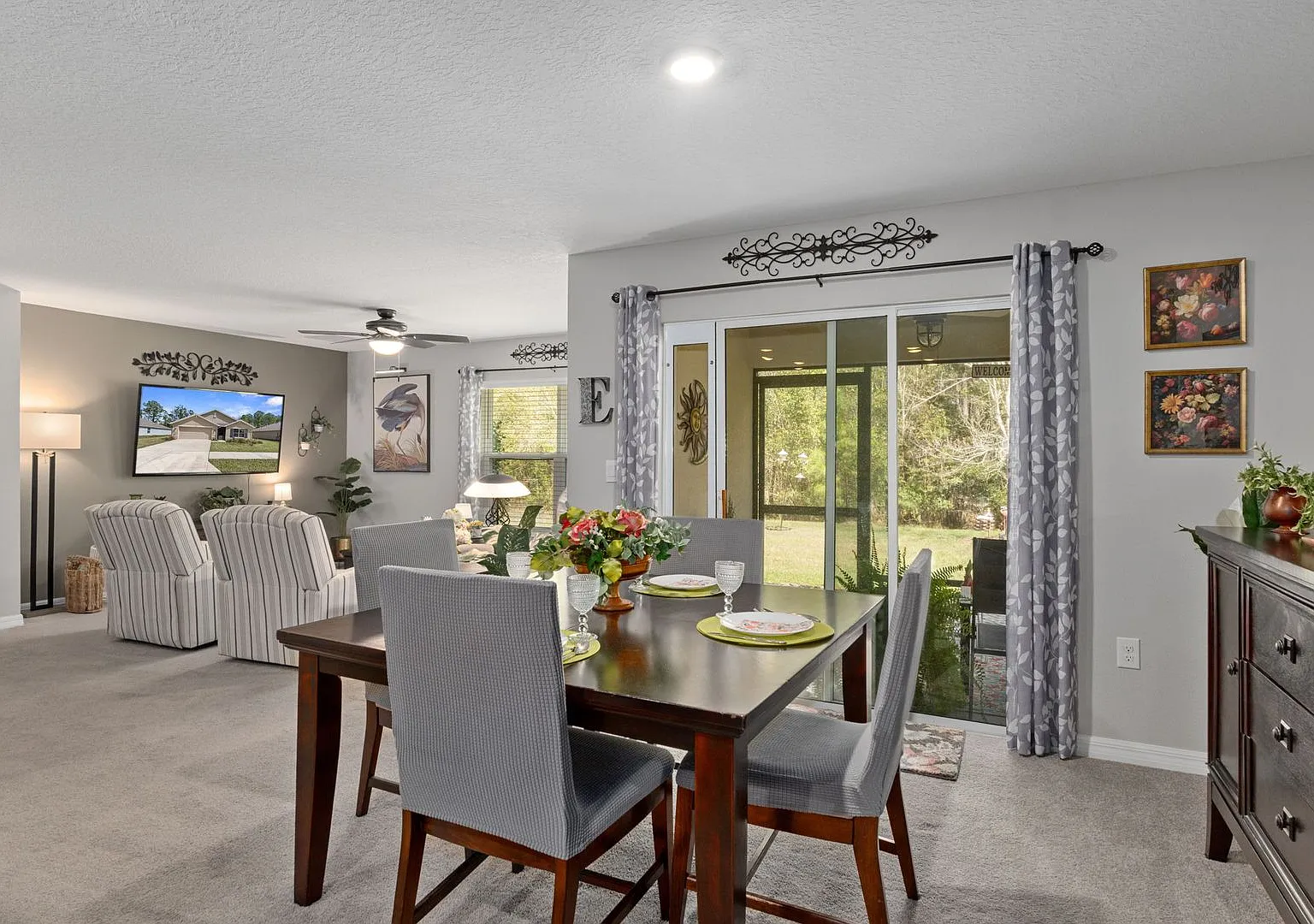 Beautiful 4 Bedroom Home in Gated Golf Course Community — Photo 4