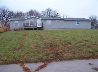 200 Maple St, Valley Falls, KS 66088