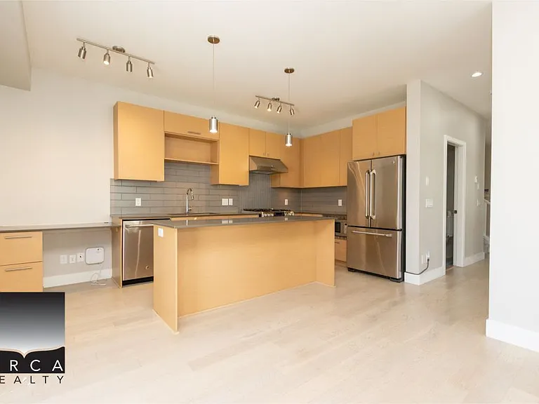 293 Camata St — Photo 19