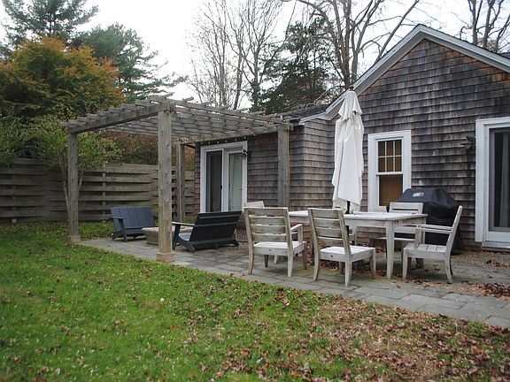2nd image of 14 Oak Pl
