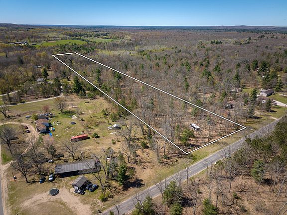 4th image of 3911 E Three Mile Rd
