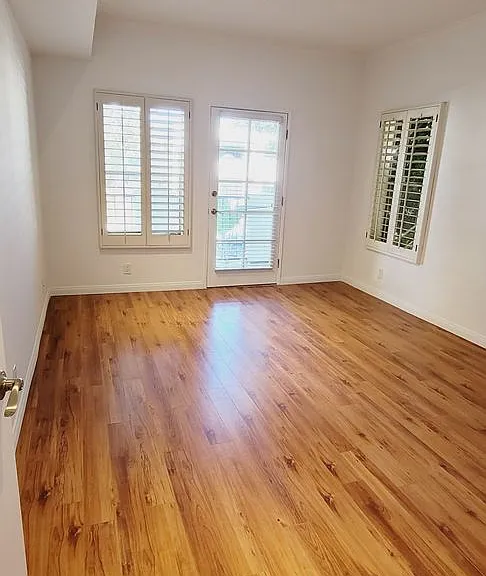 1031 N Crescent Heights Blvd — Photo 36