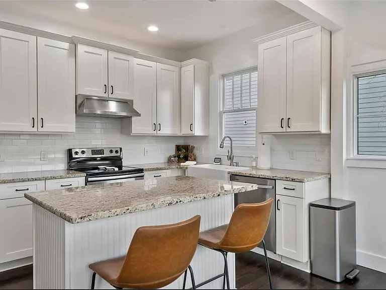 Roycroft Pl — Photo 12