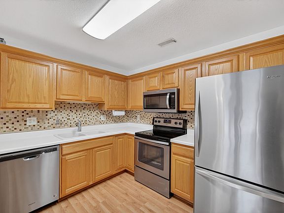5th image of 10111 Sutton Dr Unit 1