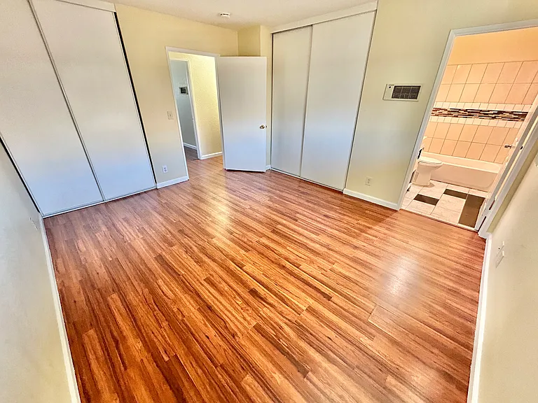 1160 N Broadway #14 — Photo 12