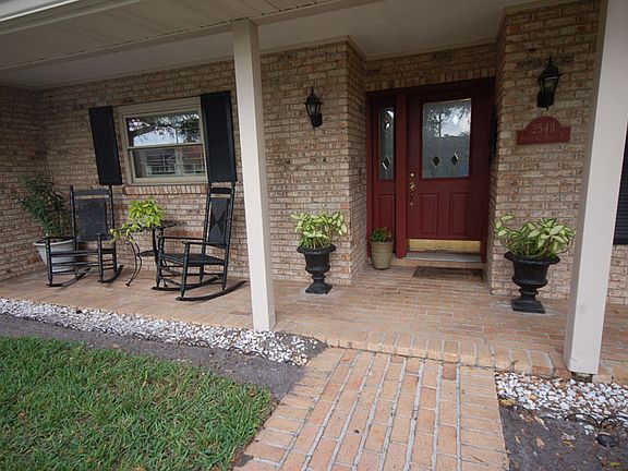 3rd image of 2543 Pershing Oaks Pl