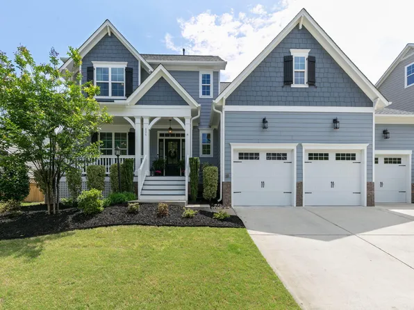 824 Rambling Oaks Ln, Holly Springs, NC 27540