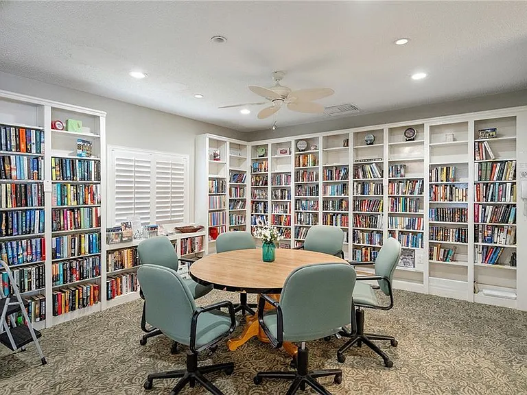 740 Lake Orchid Cir #109 — Photo 38