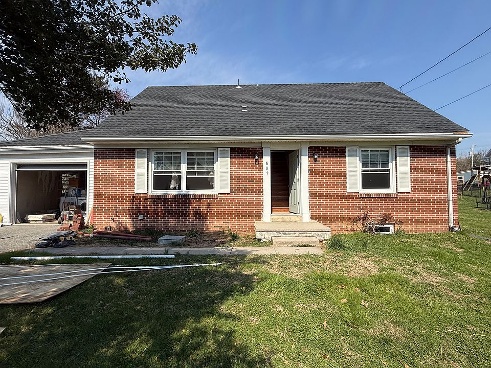 1st image of 501 Oak Grove Dr
