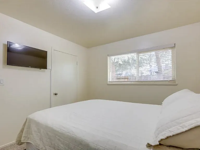 2708 Armstrong Ave #A — Photo 8