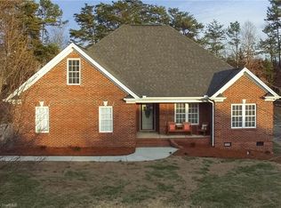 6025 Shaw Hills Ct, Winston Salem, NC 27107