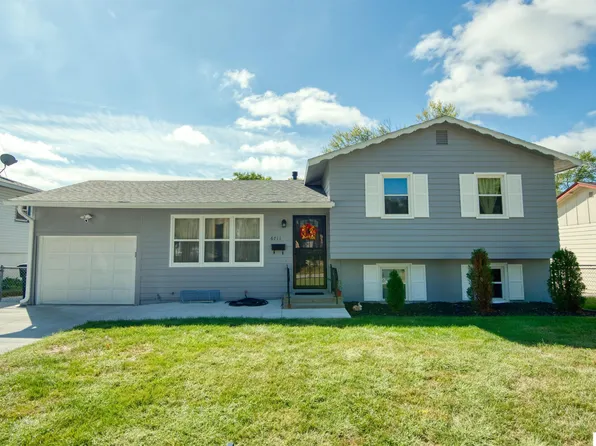 6711 Crown Point Ave, Omaha, NE 68104