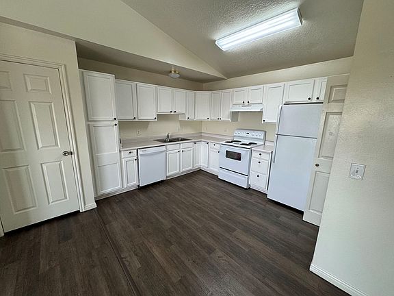 3rd image of 8080 W Copperfield Pl Unit 32