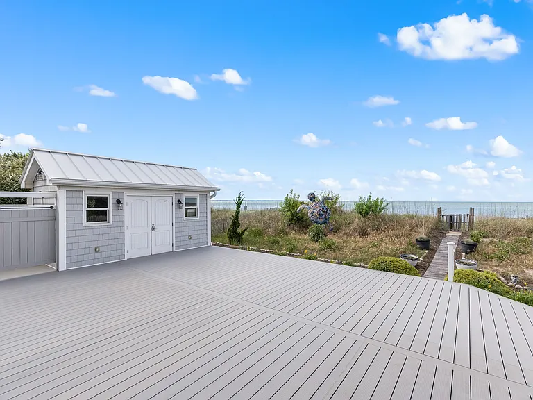 882 W Ocean View Ave — Photo 8