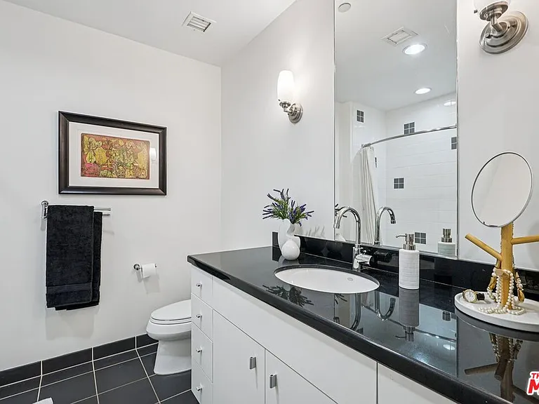 1100 Wilshire Blvd #2209 — Photo 17