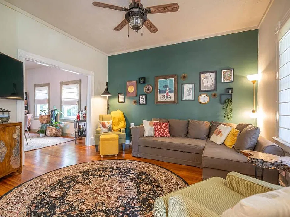 107 W Norwood Ave